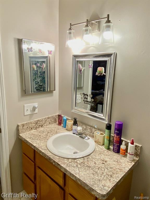 618 CURZON Court, 201, Howell, MI 48843 — Photo 42