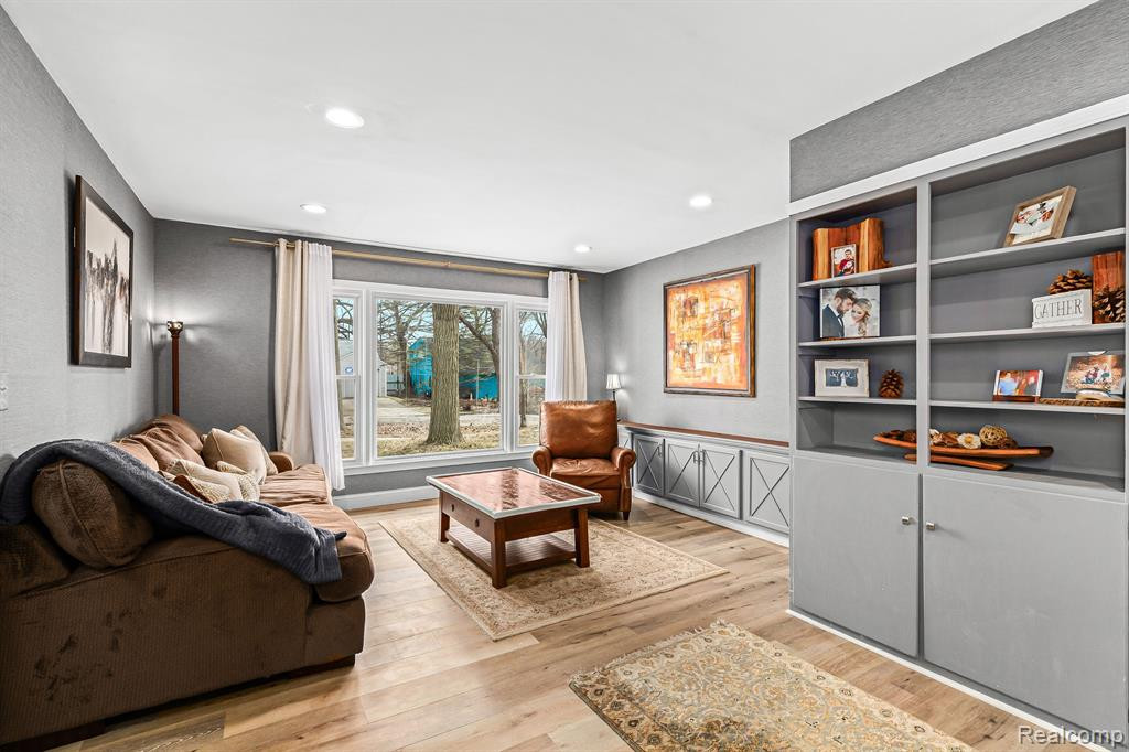 2364 YOST Boulevard, Ann Arbor, MI 48104 — Photo 3