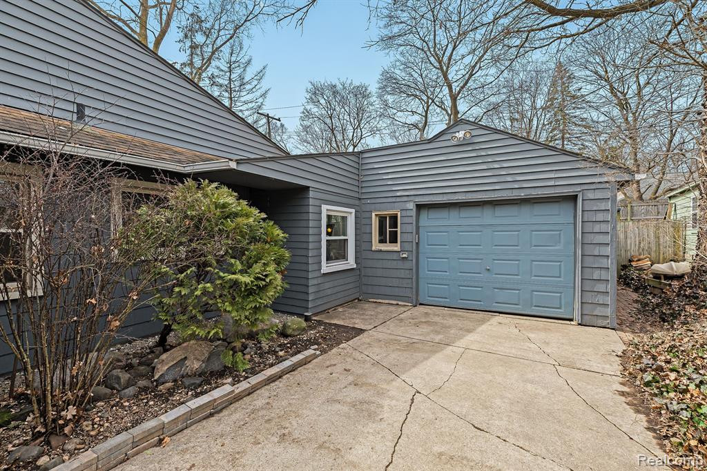 2364 YOST Boulevard, Ann Arbor, MI 48104 — Photo 23