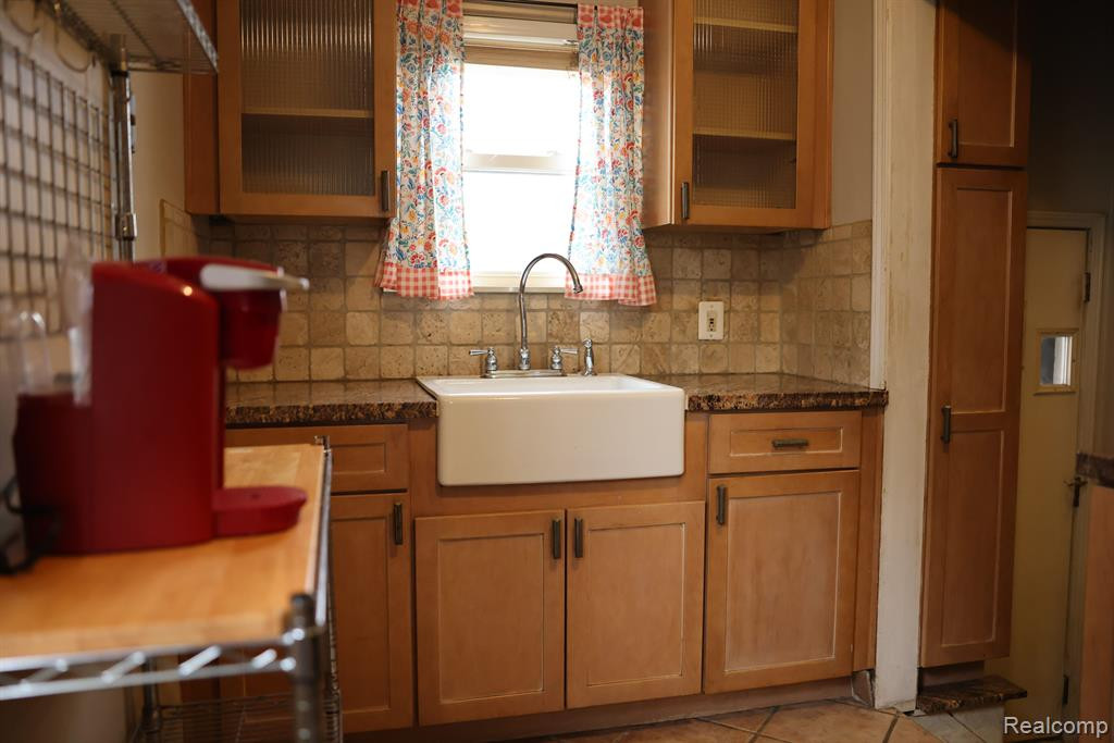 531 ALBANY Street, Ferndale, MI 48220 — Photo 7