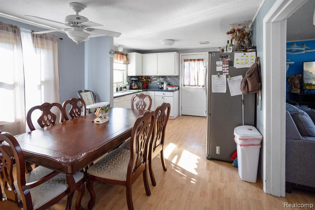 208 S LESTER Street, Capac, MI 48014 — Photo 5