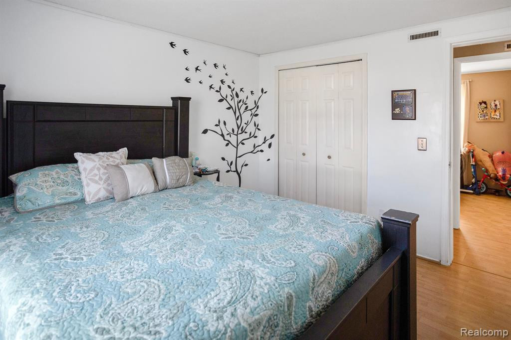 208 S LESTER Street, Capac, MI 48014 — Photo 9