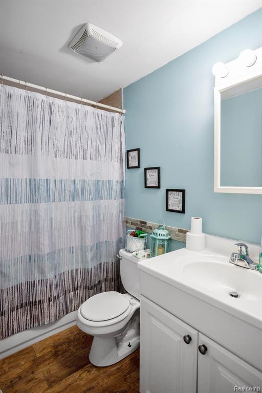 208 S LESTER Street, Capac, MI 48014 — Photo 10