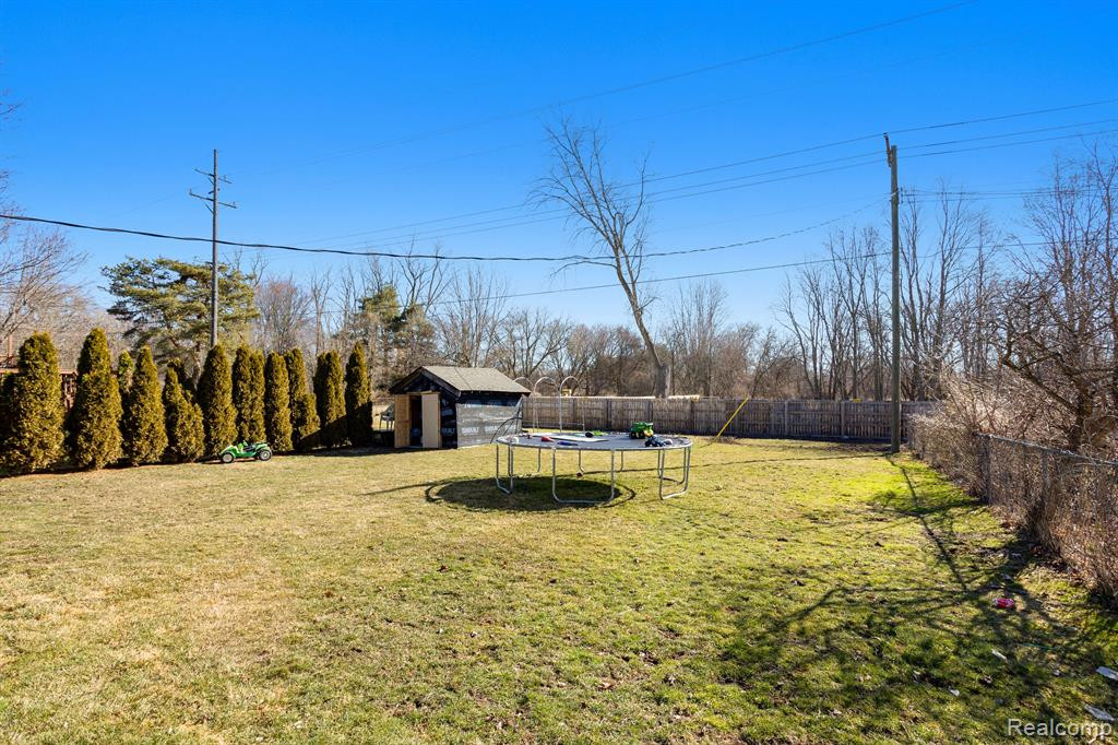 208 S LESTER Street, Capac, MI 48014 — Photo 17