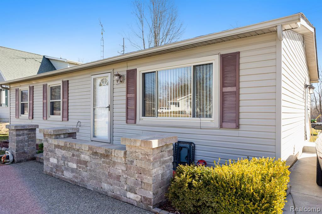 208 S LESTER Street, Capac, MI 48014 — Photo 19
