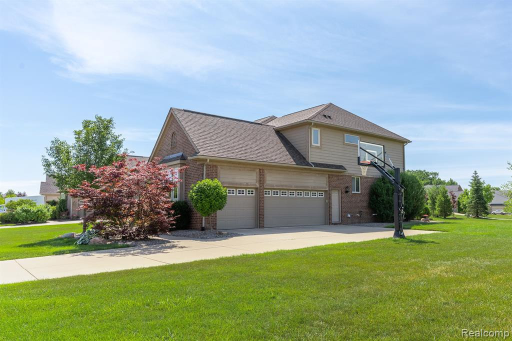52383 FERNDALE Drive, Northville, MI 48167 — Photo 8