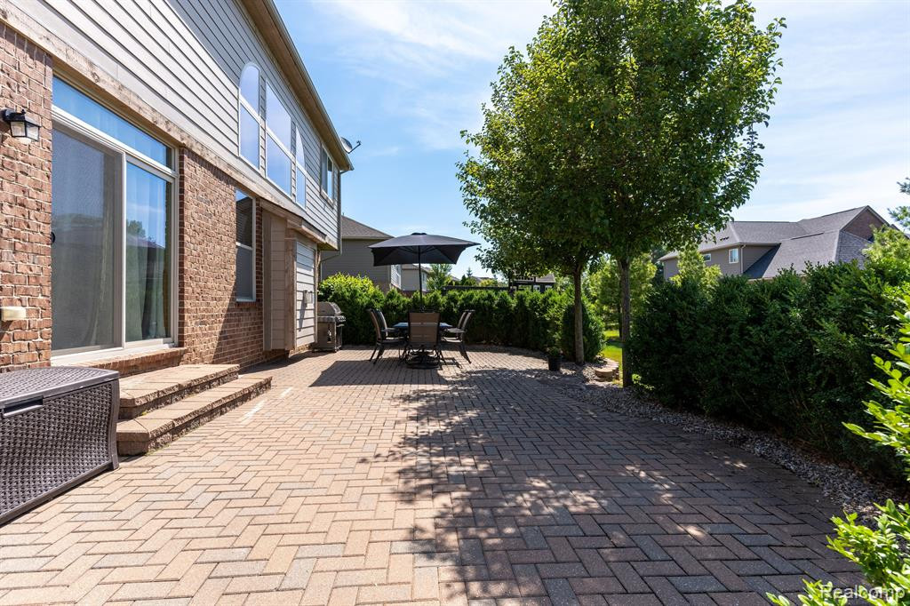 52383 FERNDALE Drive, Northville, MI 48167 — Photo 9