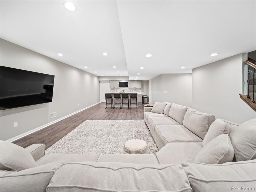 52383 FERNDALE Drive, Northville, MI 48167 — Photo 42