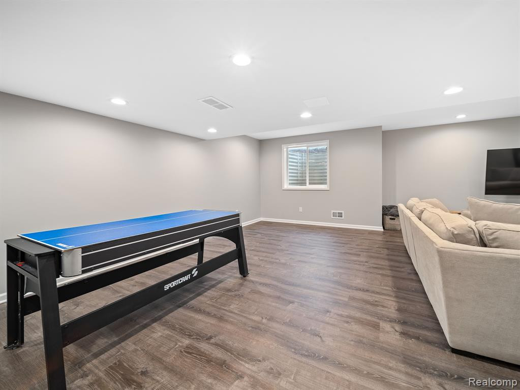 52383 FERNDALE Drive, Northville, MI 48167 — Photo 44