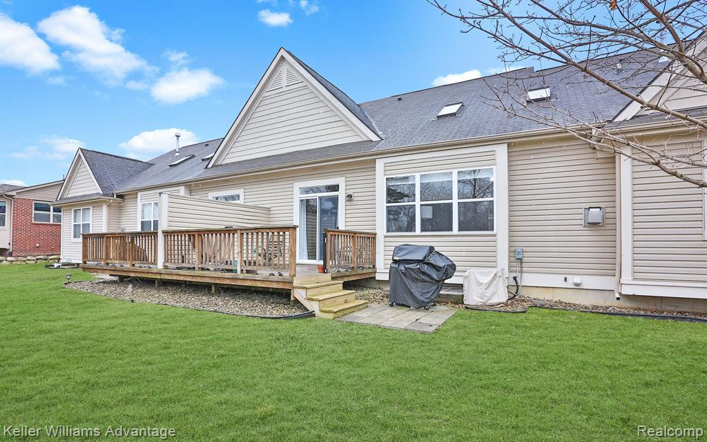 2298 CALIBOUGE, Commerce Twp, MI 48382 — Photo 4