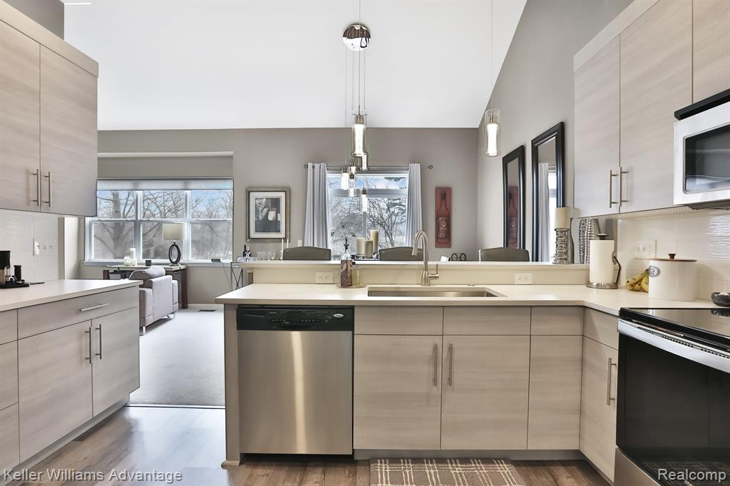 2298 CALIBOUGE, Commerce Twp, MI 48382 — Photo 17