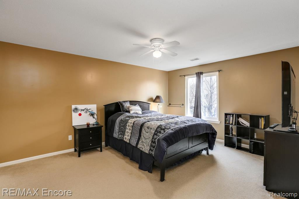 322 MARIGOLD Circle, Westland, MI — Photo 15