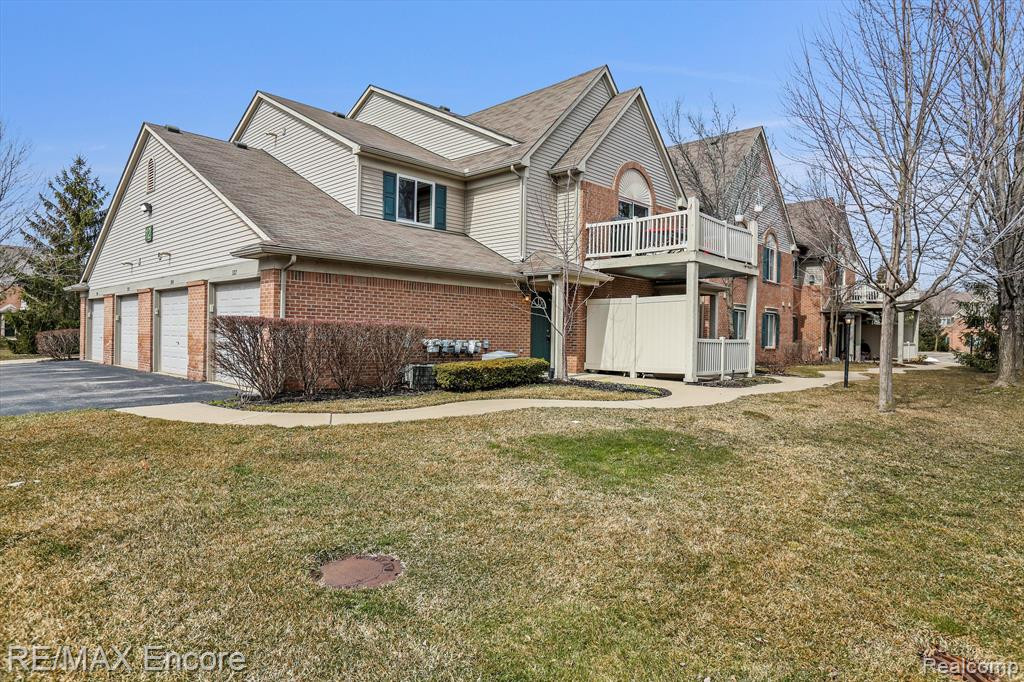 322 MARIGOLD Circle, Westland, MI — Photo 21