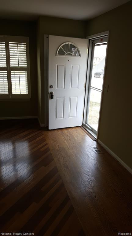 23670 N ROCKLEDGE, 235, Novi, MI — Photo 3