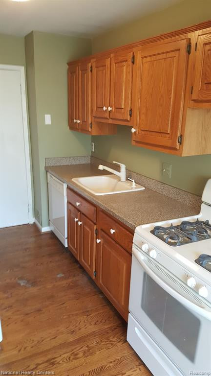 23670 N ROCKLEDGE, 235, Novi, MI — Photo 8