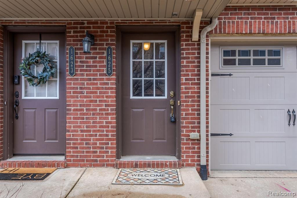 1625 RED HICKORY, Howell, MI 48855 — Photo 4