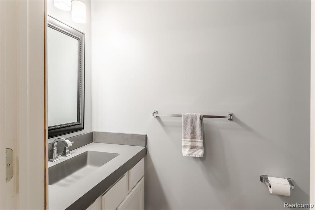 1625 RED HICKORY, Howell, MI 48855 — Photo 18