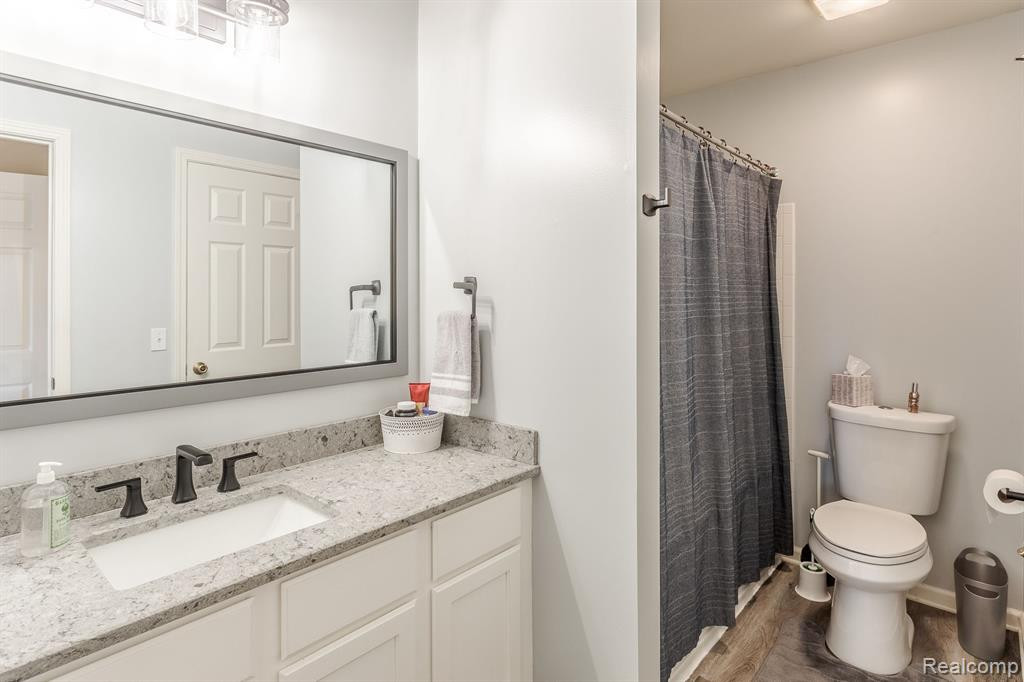 1625 RED HICKORY, Howell, MI 48855 — Photo 32