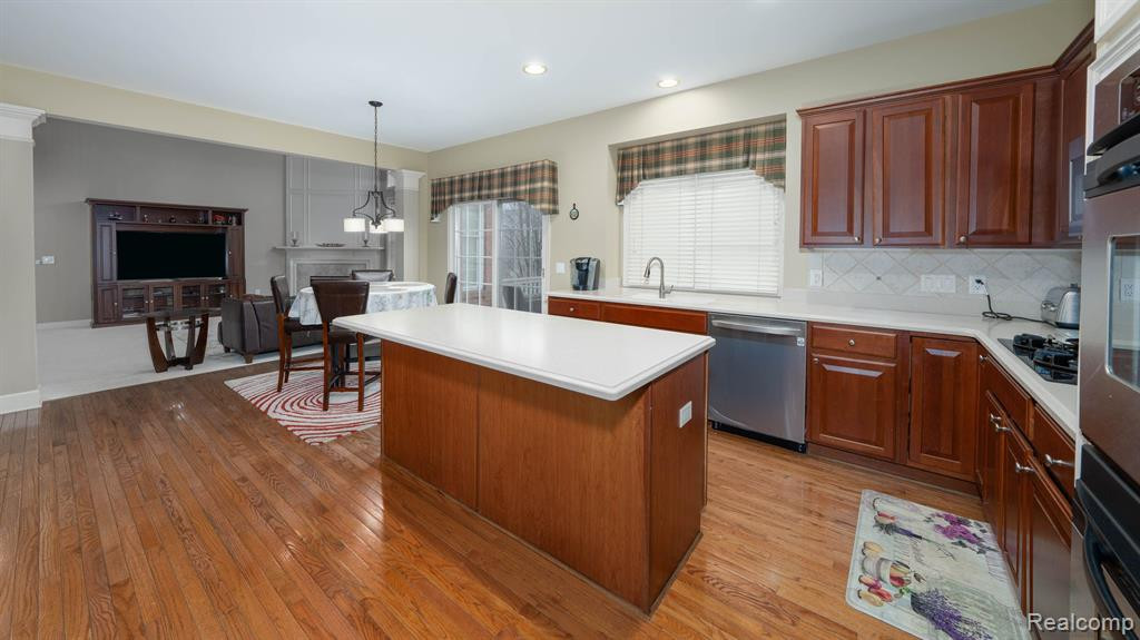 44408 WHITE PINE Circle W, Northville, MI 48168 — Photo 8