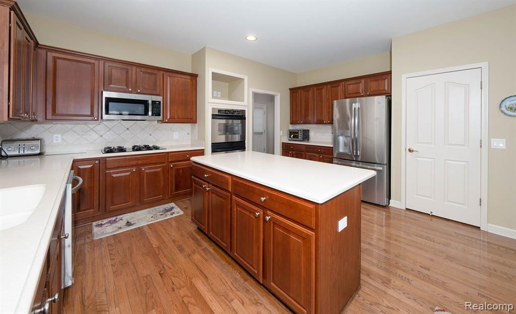 44408 WHITE PINE Circle W, Northville, MI 48168 — Photo 10
