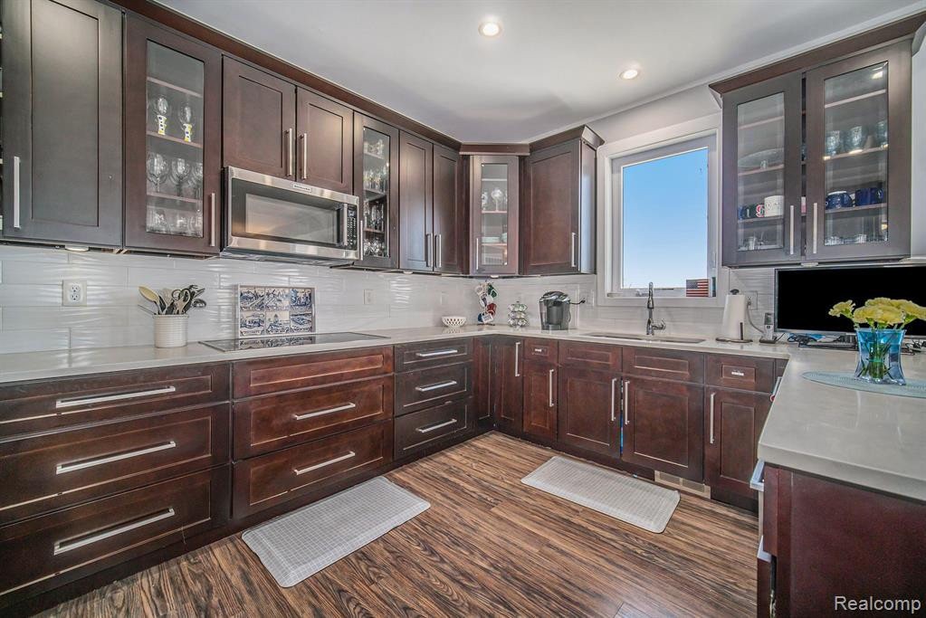 8050 Jack Pine Drive, Ypsilanti, MI 48197 — Photo 9
