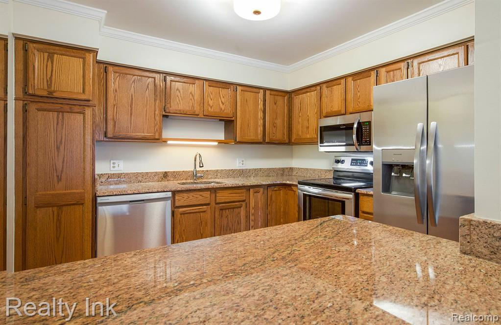 11841 SYCAMORE Drive, 37, Plymouth, MI 48170 — Photo 4