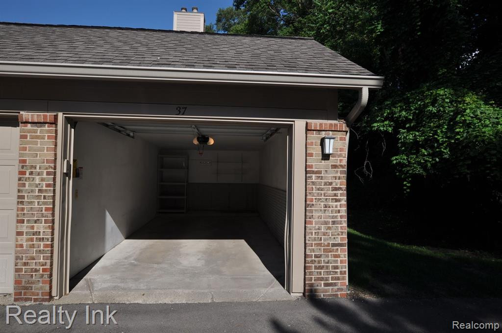 11841 SYCAMORE Drive, 37, Plymouth, MI 48170 — Photo 15