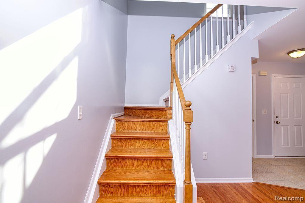 4390 HUNTERS Circle E, Canton, MI 48188 — Photo 6