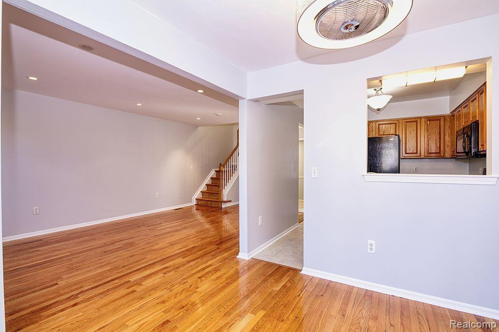 4390 HUNTERS Circle E, Canton, MI 48188 — Photo 8