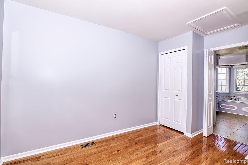 4390 HUNTERS Circle E, Canton, MI 48188 — Photo 18