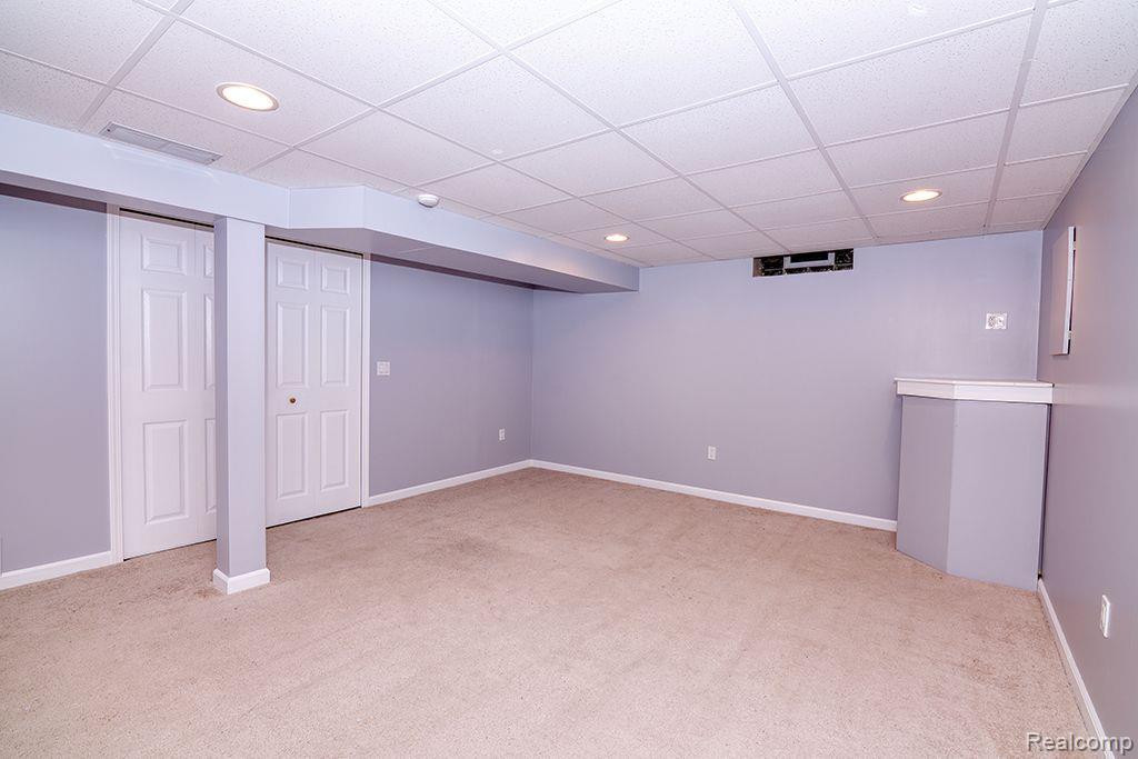 4390 HUNTERS Circle E, Canton, MI 48188 — Photo 30