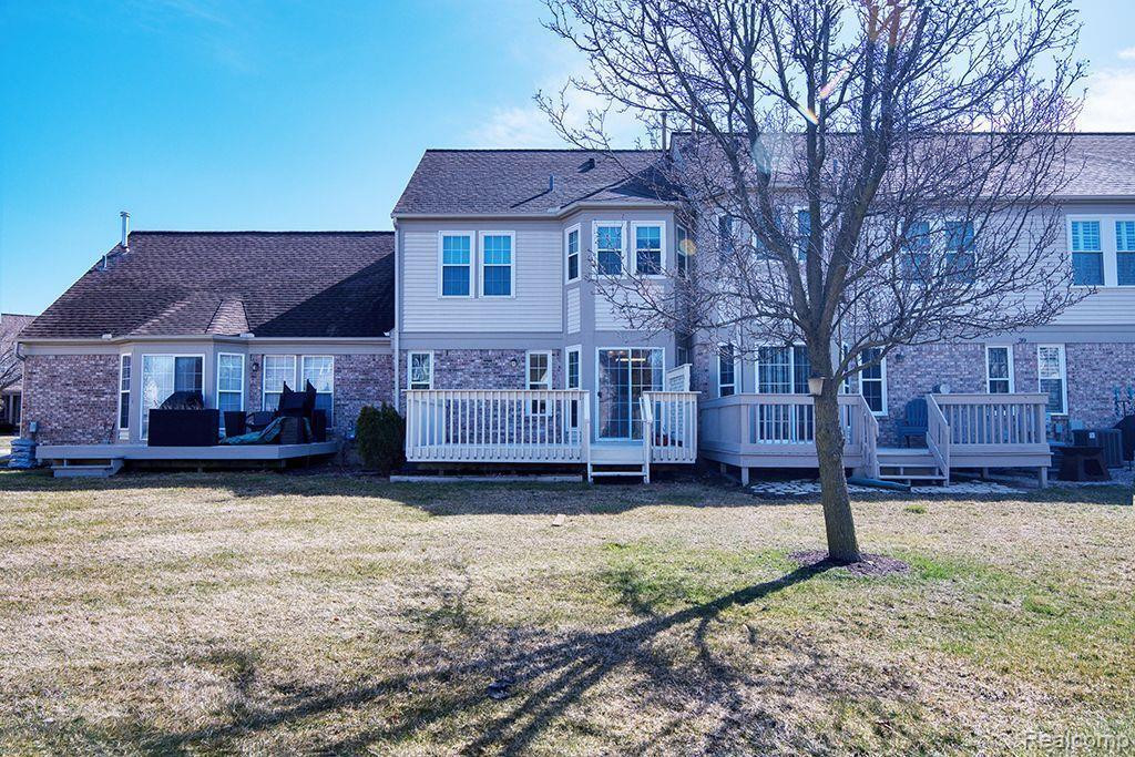 4390 HUNTERS Circle E, Canton, MI 48188 — Photo 37