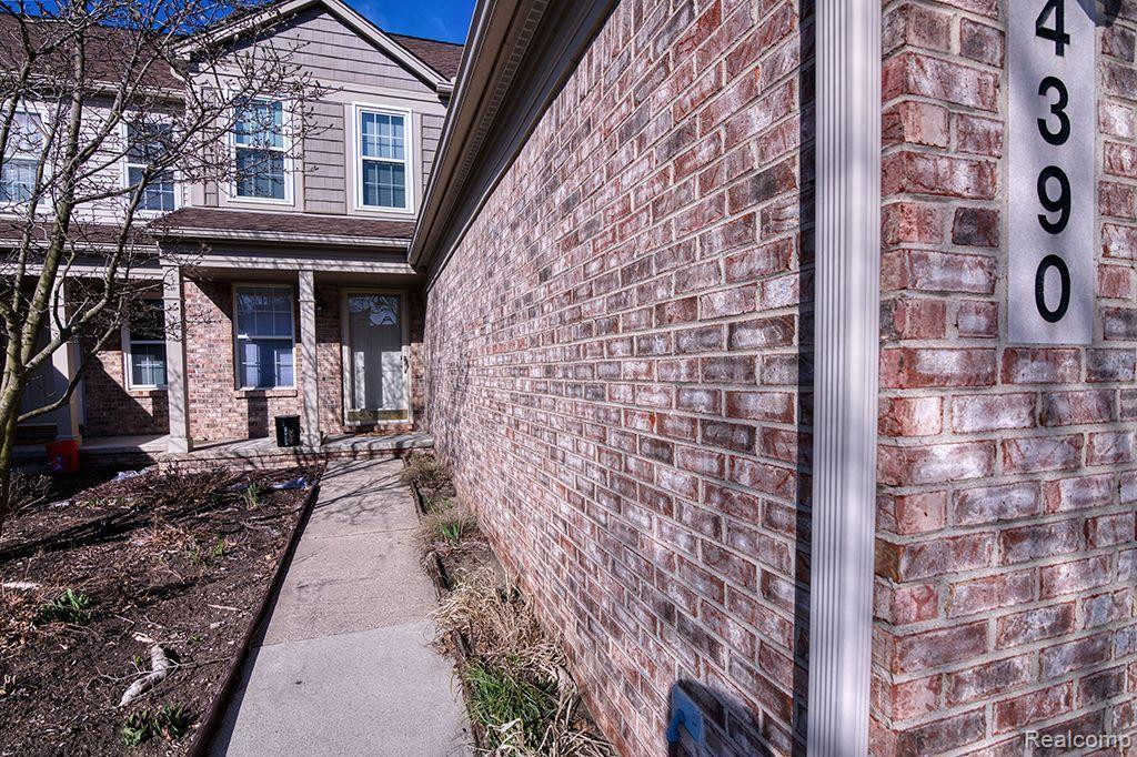 4390 HUNTERS Circle E, Canton, MI 48188 — Photo 38