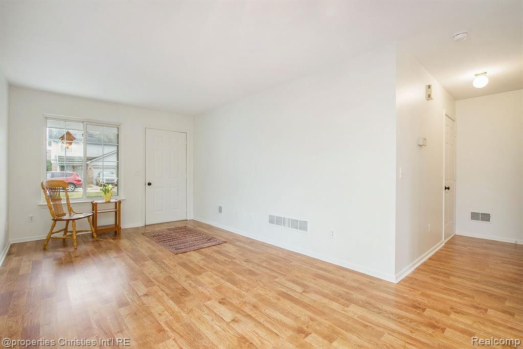 23294 STILES, Trenton, MI 48183 — Photo 5