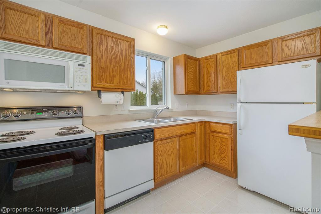 23294 STILES, Trenton, MI 48183 — Photo 7