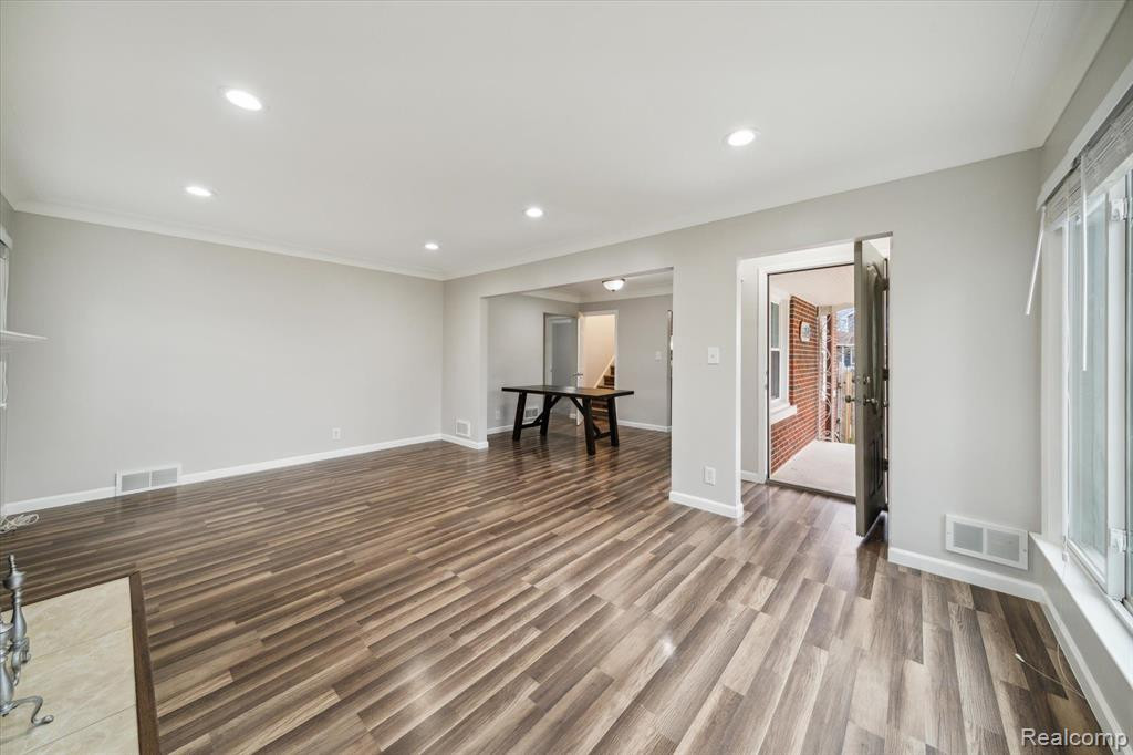 4430 CHICAGO Road, Warren, MI 48092 — Photo 7