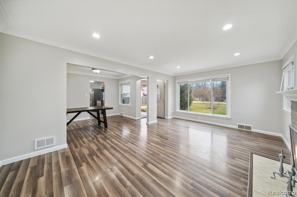 4430 CHICAGO Road, Warren, MI 48092 — Photo 8