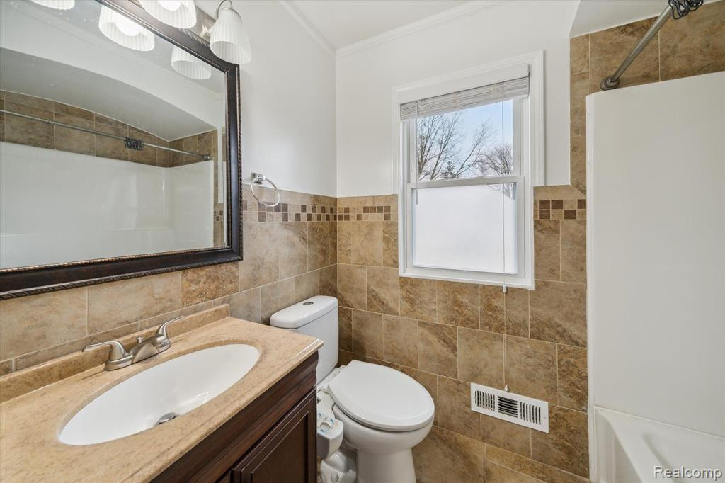 4430 CHICAGO Road, Warren, MI 48092 — Photo 14