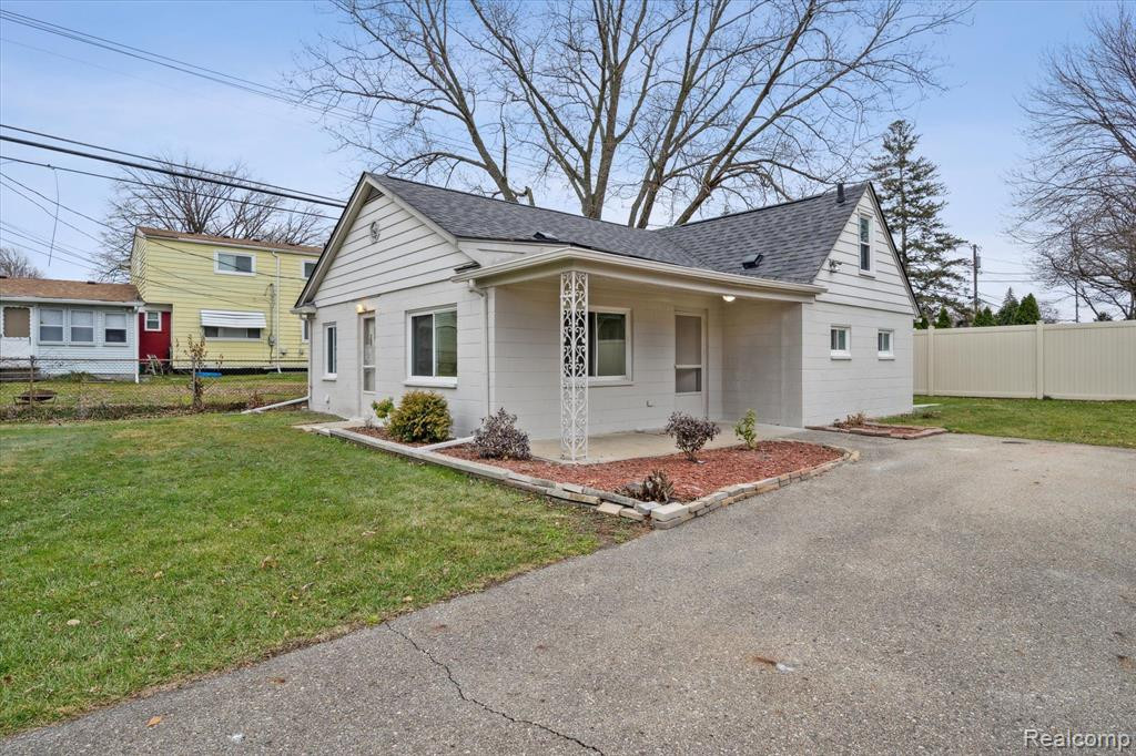 4430 CHICAGO Road, Warren, MI 48092 — Photo 23