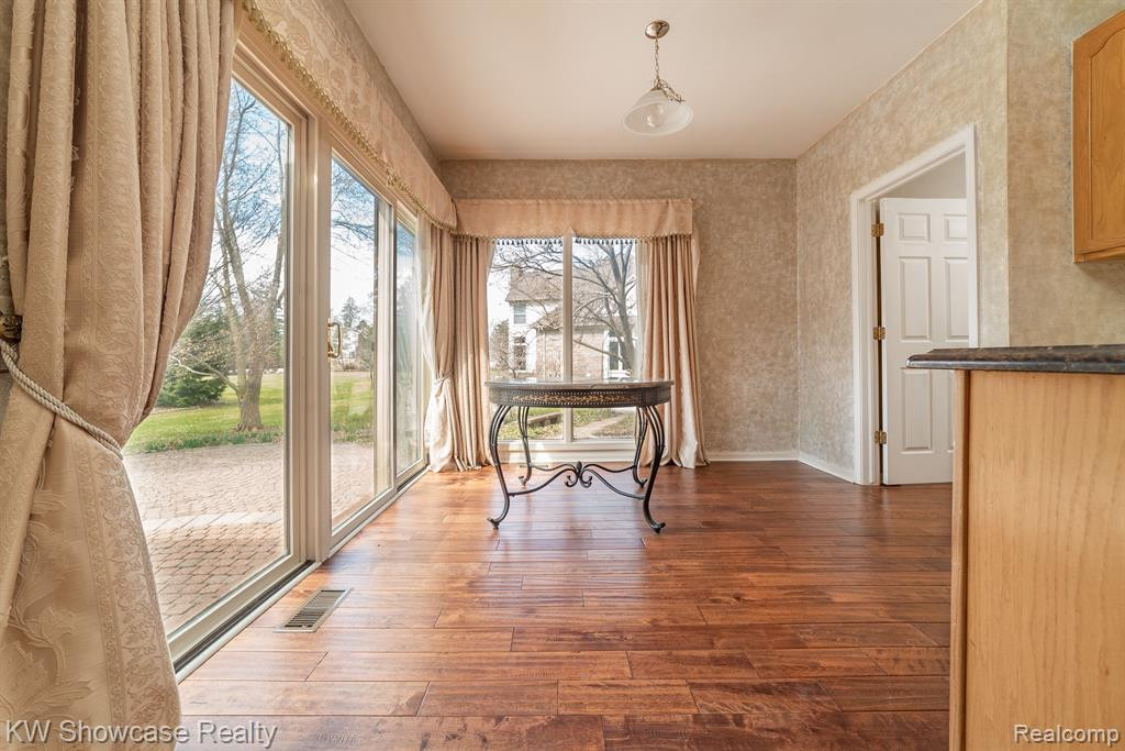 6486 KENNESAW Road, Canton, MI 48187 — Photo 5