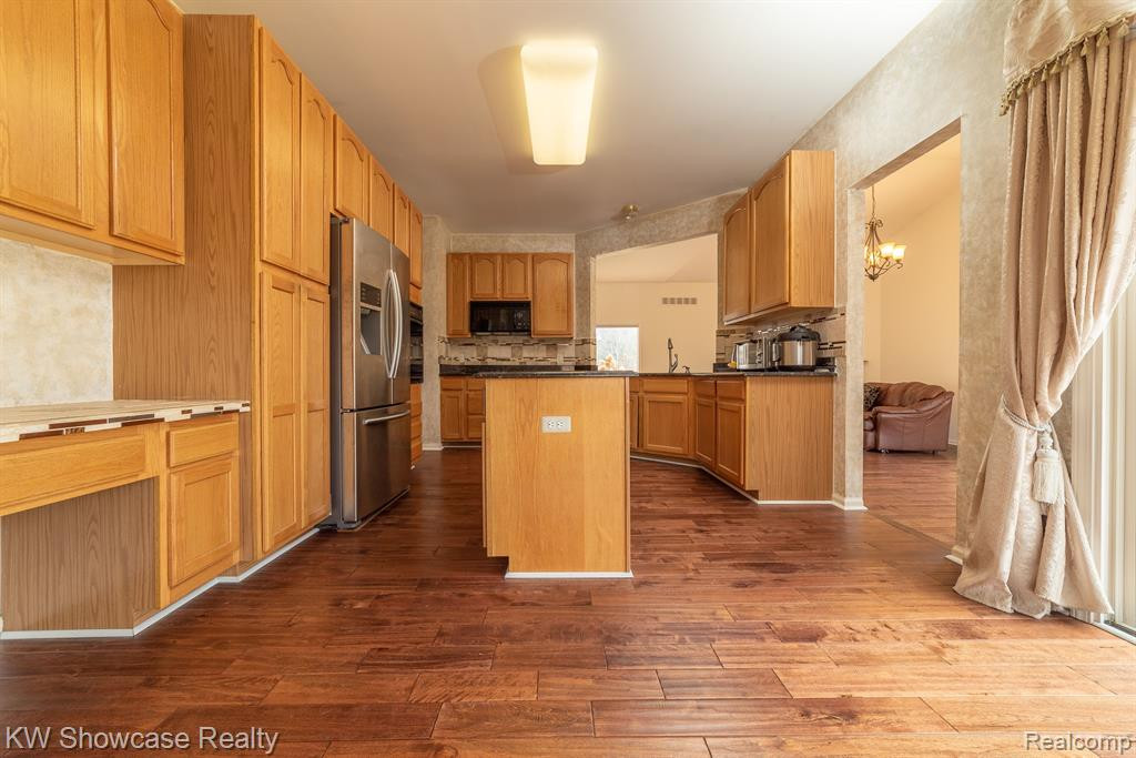 6486 KENNESAW Road, Canton, MI 48187 — Photo 8