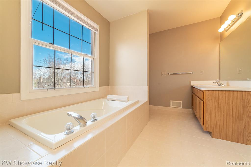 6486 KENNESAW Road, Canton, MI 48187 — Photo 17