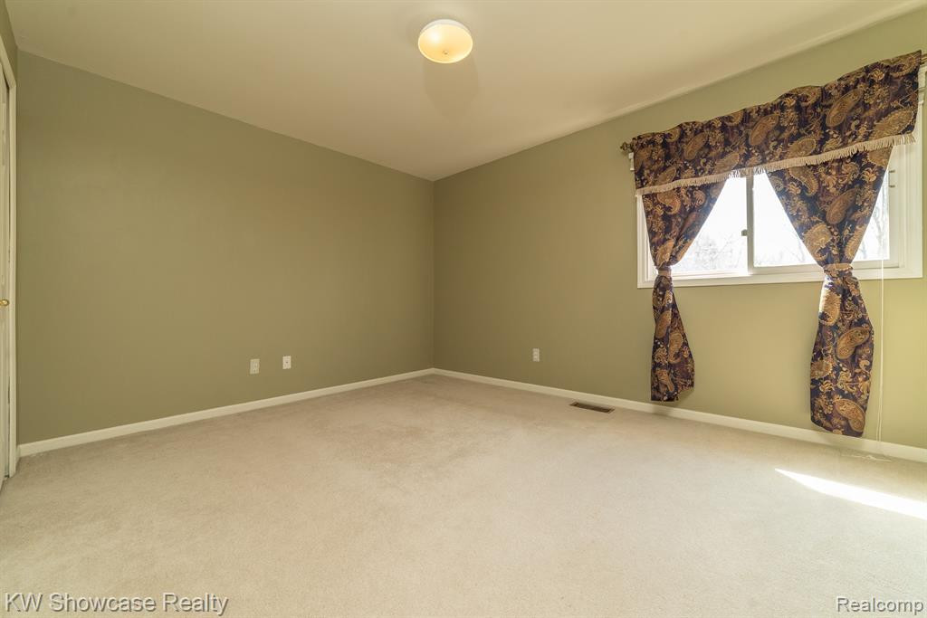 6486 KENNESAW Road, Canton, MI 48187 — Photo 18
