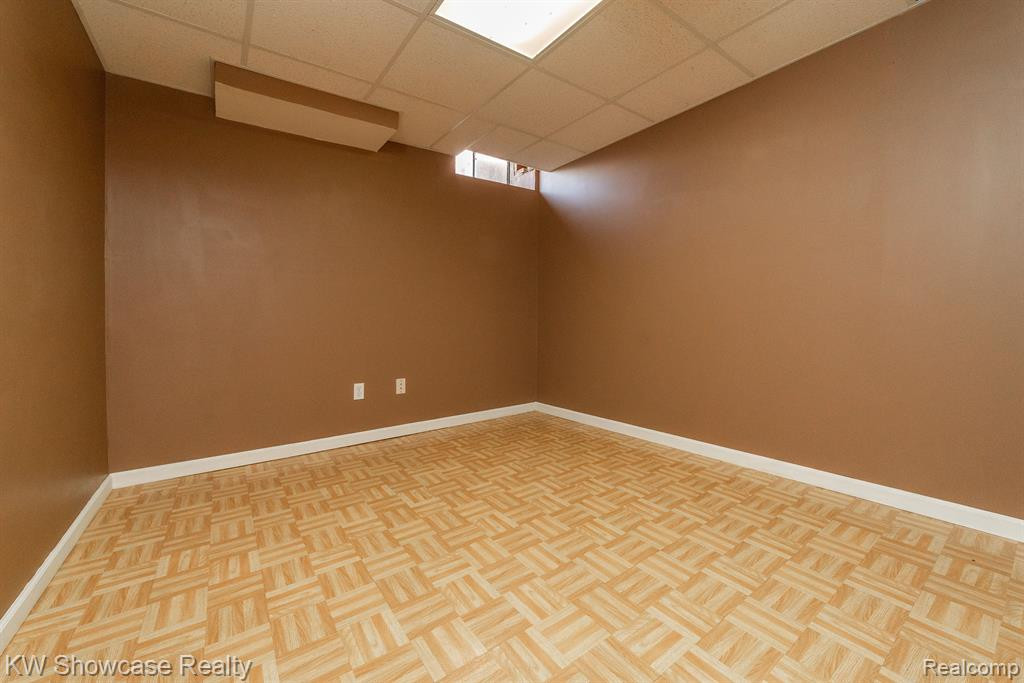 6486 KENNESAW Road, Canton, MI 48187 — Photo 30
