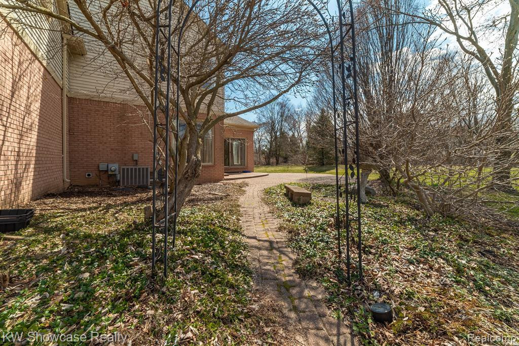 6486 KENNESAW Road, Canton, MI 48187 — Photo 34