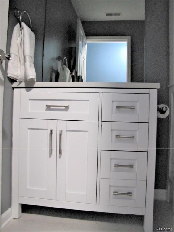 23496 WILLIAMSBURG Circle, 67, Woodhaven, MI 48183 — Photo 26