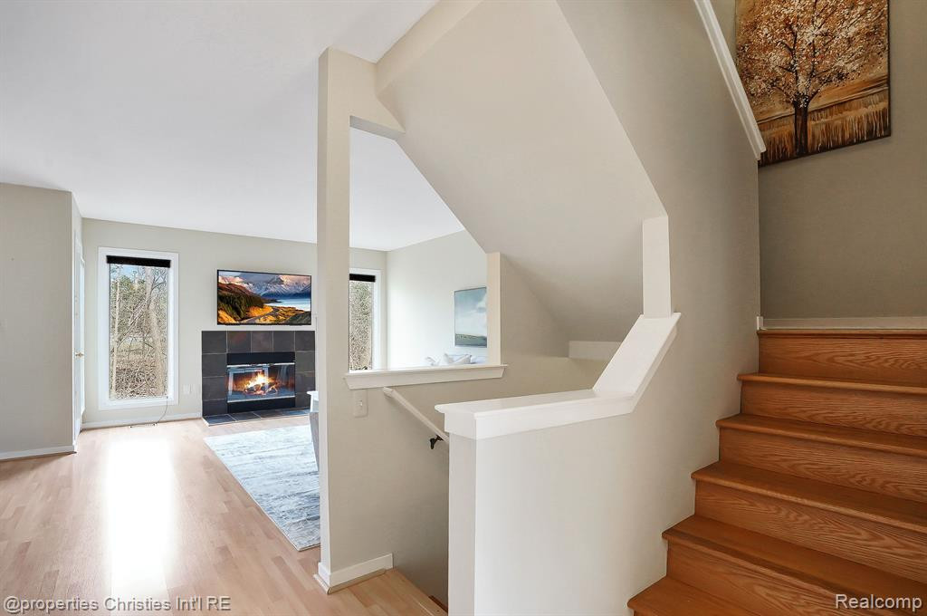 120 PONDS VIEW Drive, Ann Arbor, MI 48103 — Photo 2
