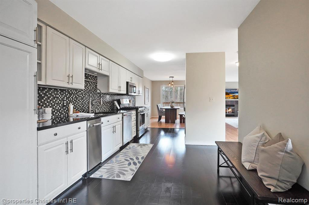 120 PONDS VIEW Drive, Ann Arbor, MI 48103 — Photo 10
