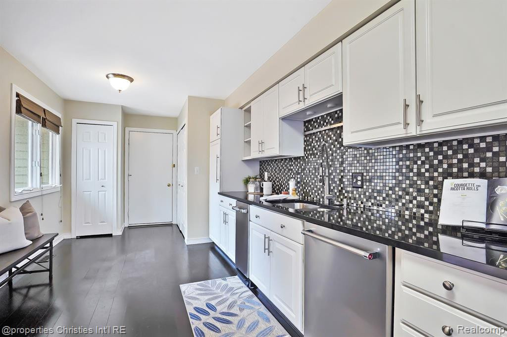 120 PONDS VIEW Drive, Ann Arbor, MI 48103 — Photo 12