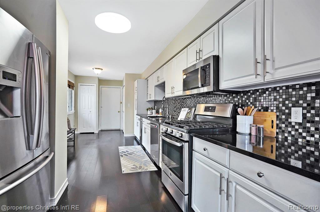120 PONDS VIEW Drive, Ann Arbor, MI 48103 — Photo 13